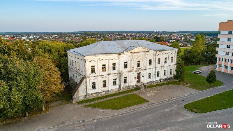 Здание бывшего дворца Радзивиллов