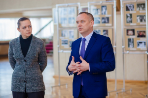Visa-free tourists going to the Grodno theatre