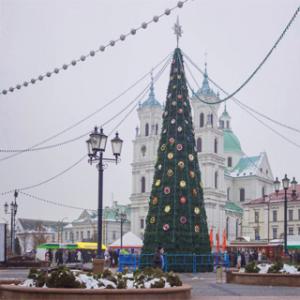 Świąteczne noworoczne wydażenia na placu Lenina, ulicy Sowieckiej i placu Sowieckim