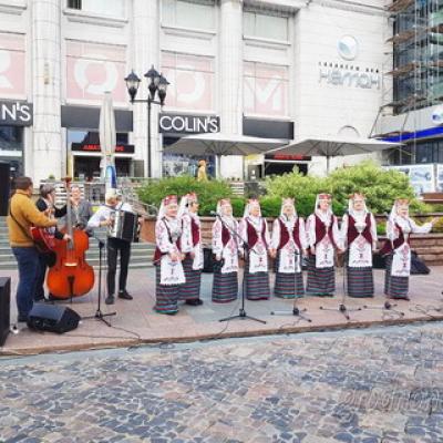 &ldquo;周末策&rdquo;广场系列演出