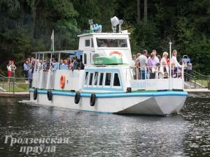 The motor ship &quot;Nieman&quot; opened the season on the Awgustow Canal