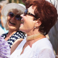 &laquo;To you, dear veterans and elderly people&raquo;