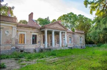 The Gursky family manor