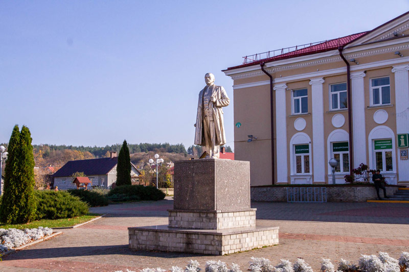 Памятник В.И.Ленину