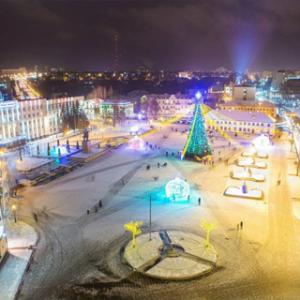 Noworoczne masowe zabawy na placu Lenina