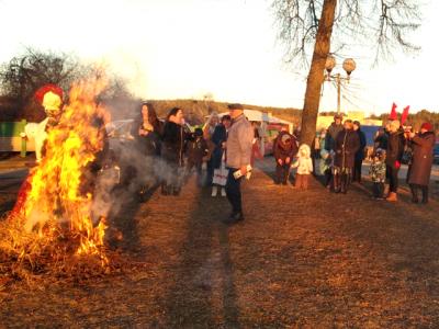 Весело и жарко в городском поселке Сопоцкин прошли Проводы зимы